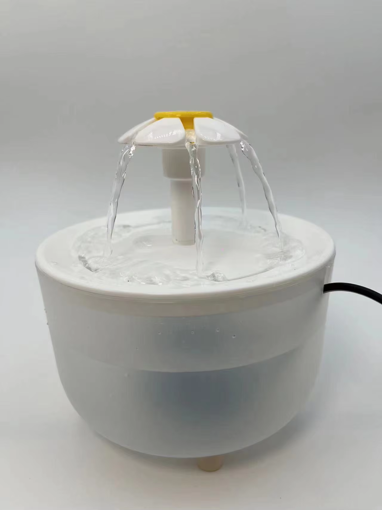 Smart Pet Water Fountain – 1.2L Ultra-Quiet USB Drinking Fountain with Filter for Cats & Small Dogs